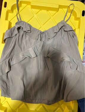 Universal Thread M / L ruffle tank top